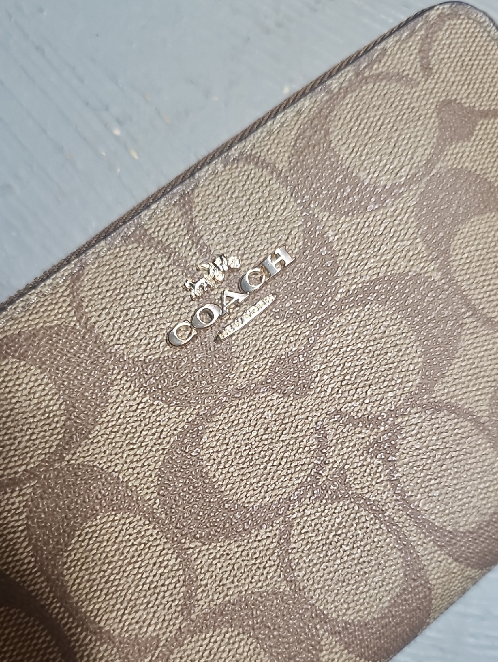 Coach Medium ID Zip Wallet In Signature Canvas Khaki/Saddle C4124 - Picture 3 of 10
